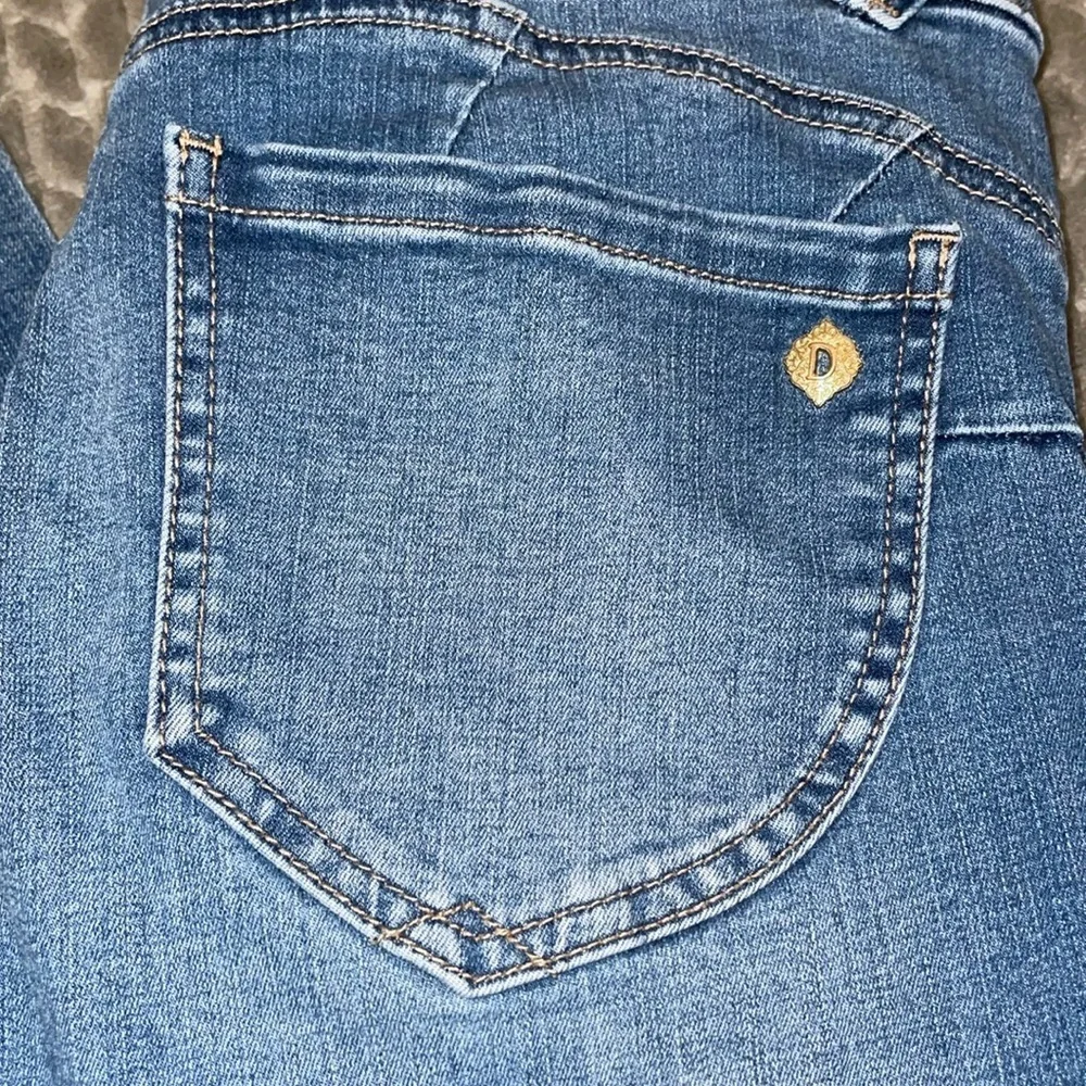 Democracy “Ab”solution Jeans.  Size 8. Light. Wash.‎  Skinny Jeans. - Picture 3 of 11